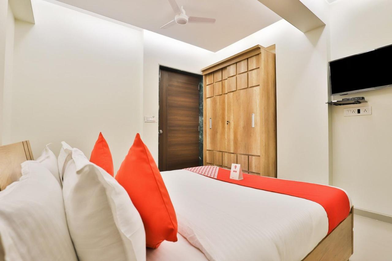 גנדהינאגר Collection O 12462 Hotel Shiv Inn מראה חיצוני תמונה