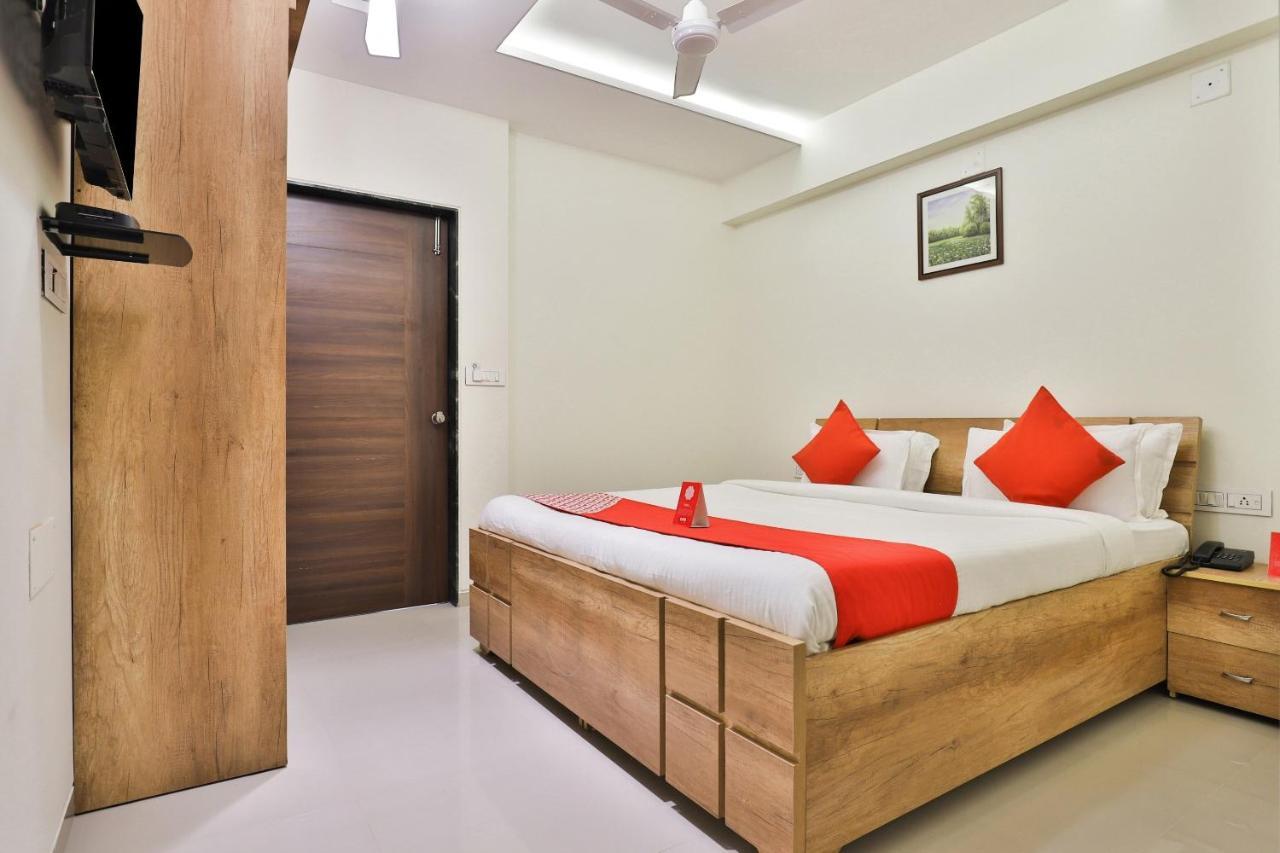 גנדהינאגר Collection O 12462 Hotel Shiv Inn מראה חיצוני תמונה