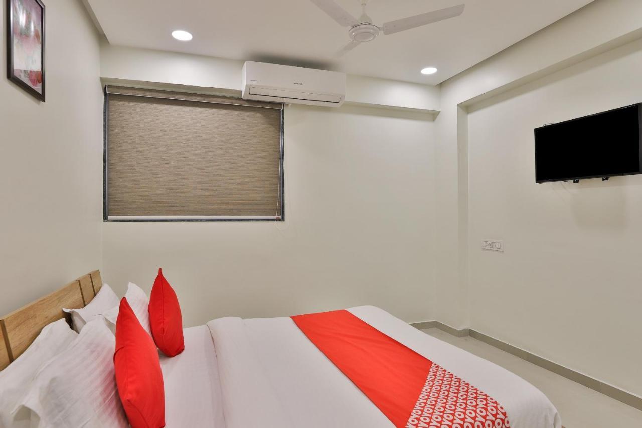 גנדהינאגר Collection O 12462 Hotel Shiv Inn מראה חיצוני תמונה