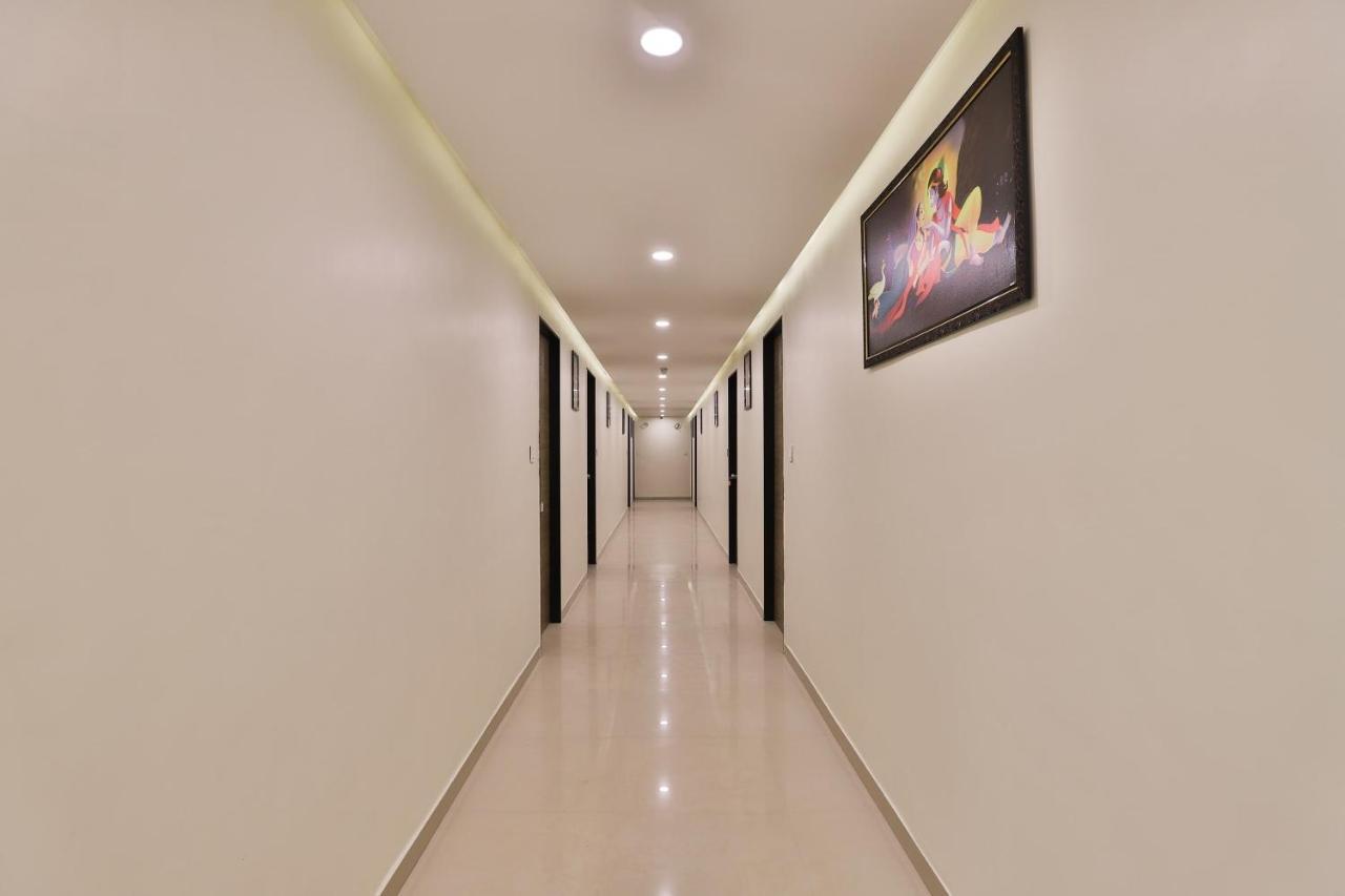 גנדהינאגר Collection O 12462 Hotel Shiv Inn מראה חיצוני תמונה