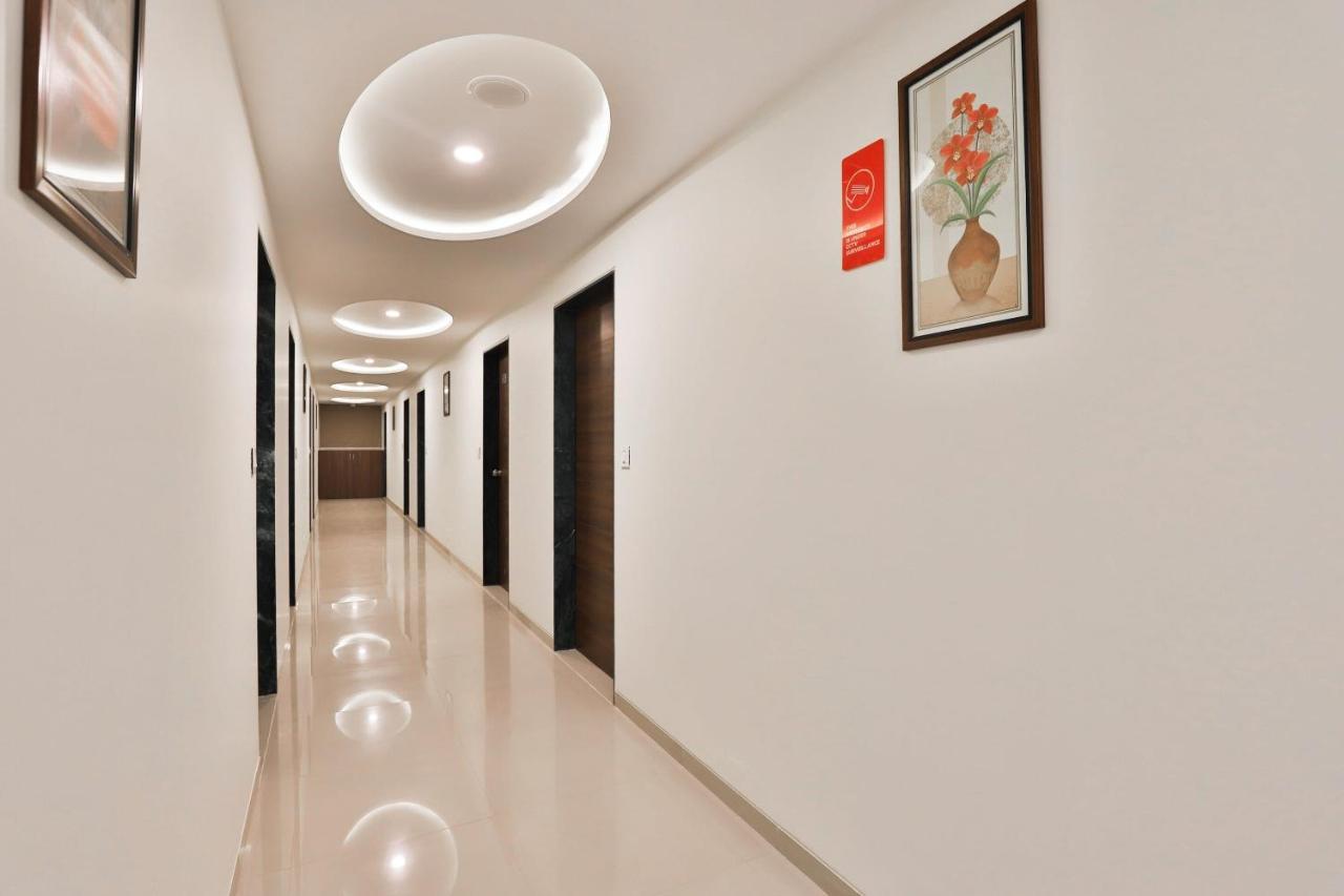 גנדהינאגר Collection O 12462 Hotel Shiv Inn מראה חיצוני תמונה