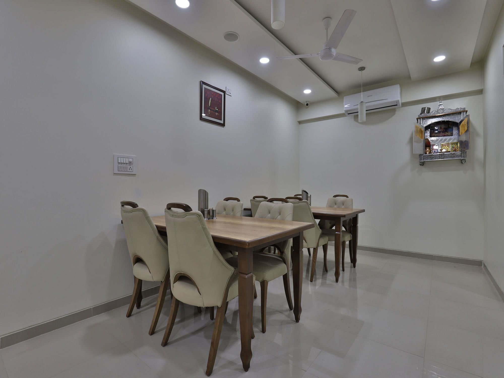גנדהינאגר Collection O 12462 Hotel Shiv Inn מראה חיצוני תמונה