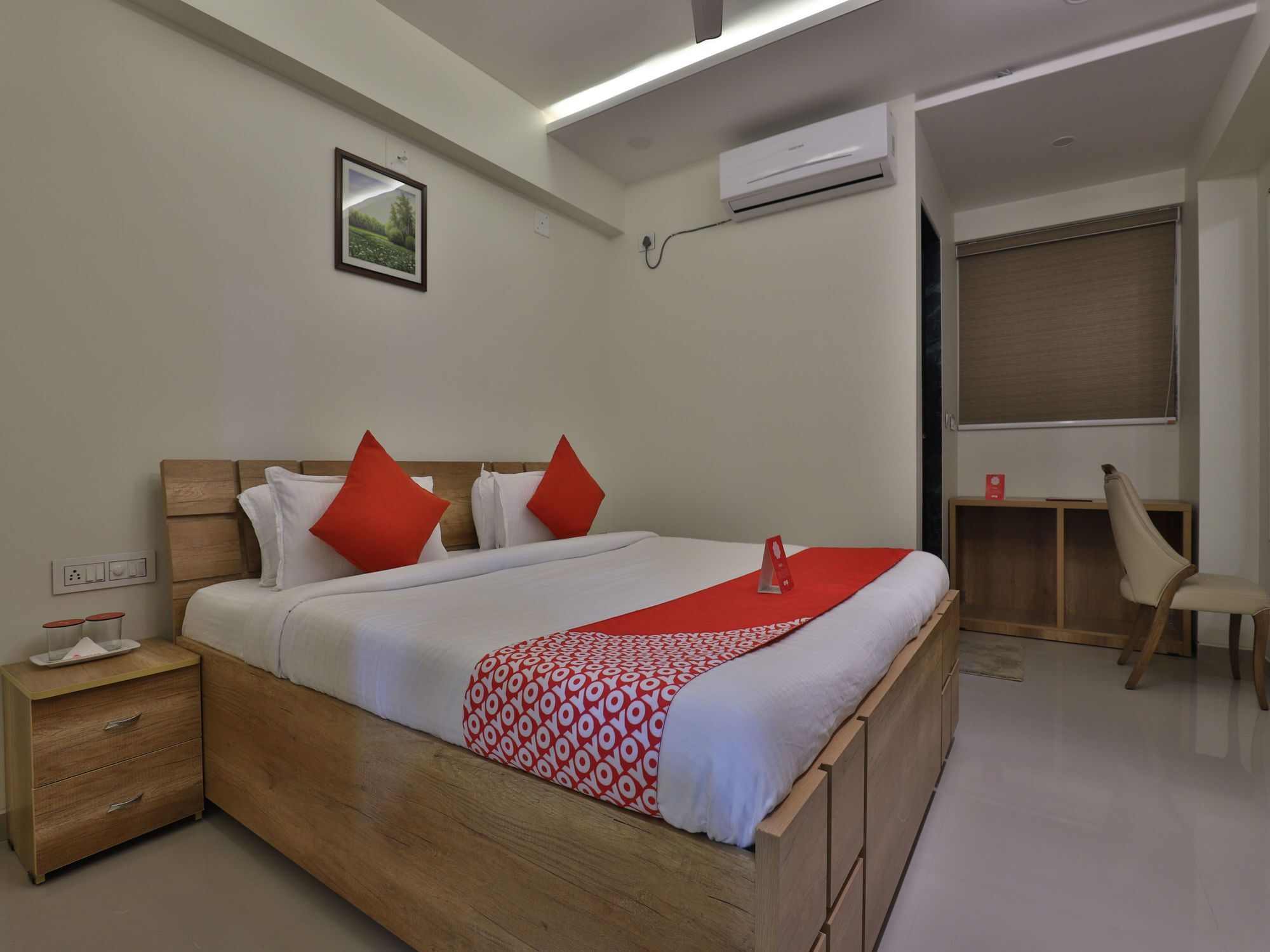 גנדהינאגר Collection O 12462 Hotel Shiv Inn מראה חיצוני תמונה