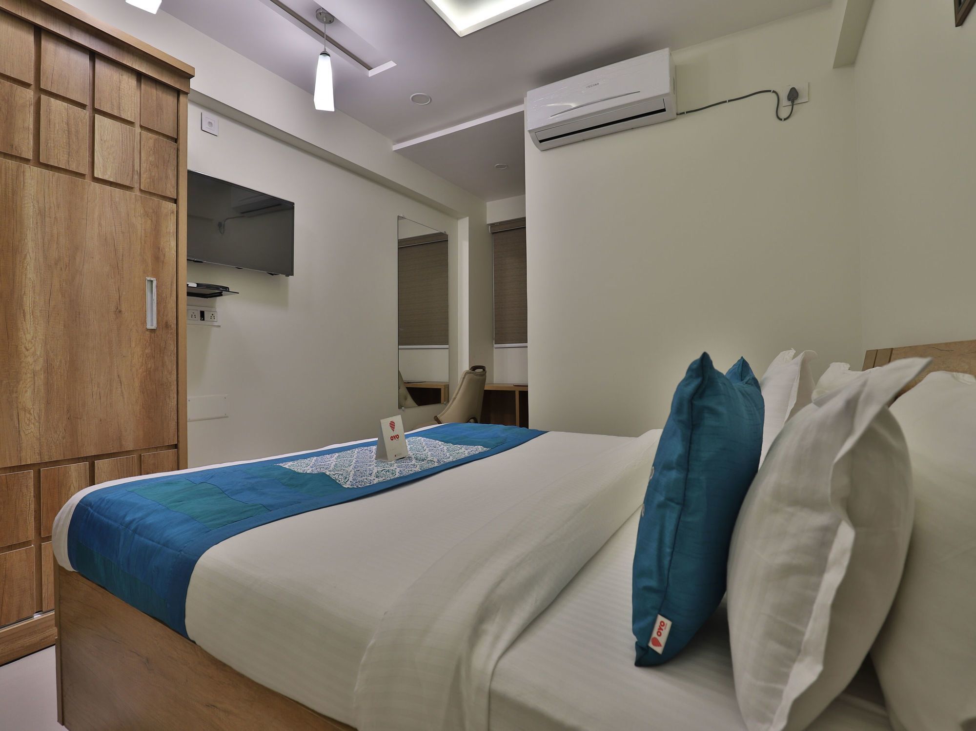 גנדהינאגר Collection O 12462 Hotel Shiv Inn מראה חיצוני תמונה